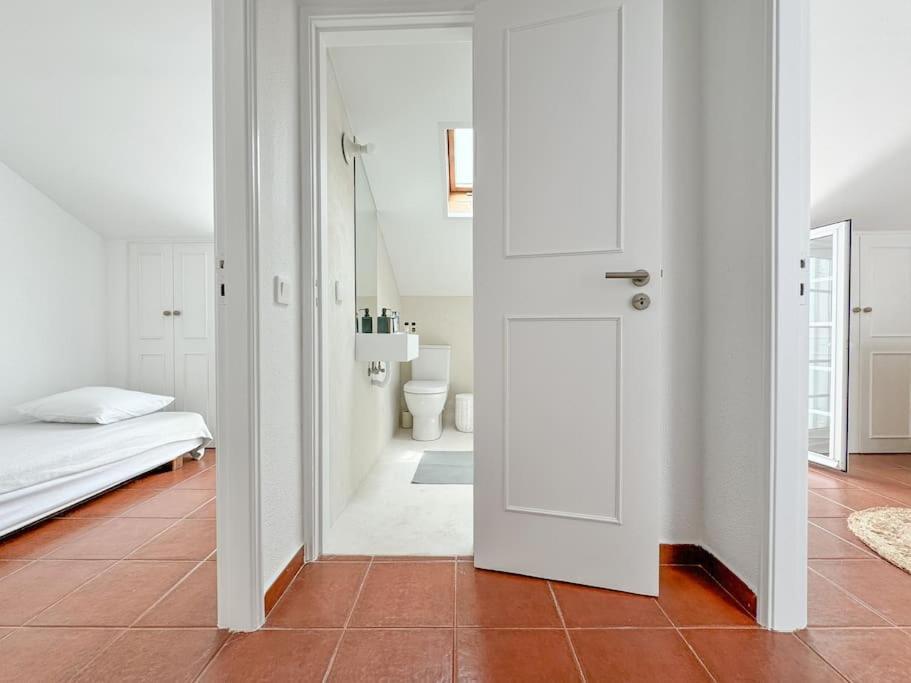 Costa Inn Beach House With Pool By Homeful Homes Costa de Caparica Exteriör bild