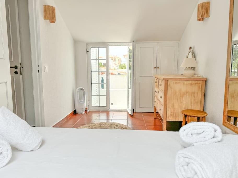 Costa Inn Beach House With Pool By Homeful Homes Costa de Caparica Exteriör bild